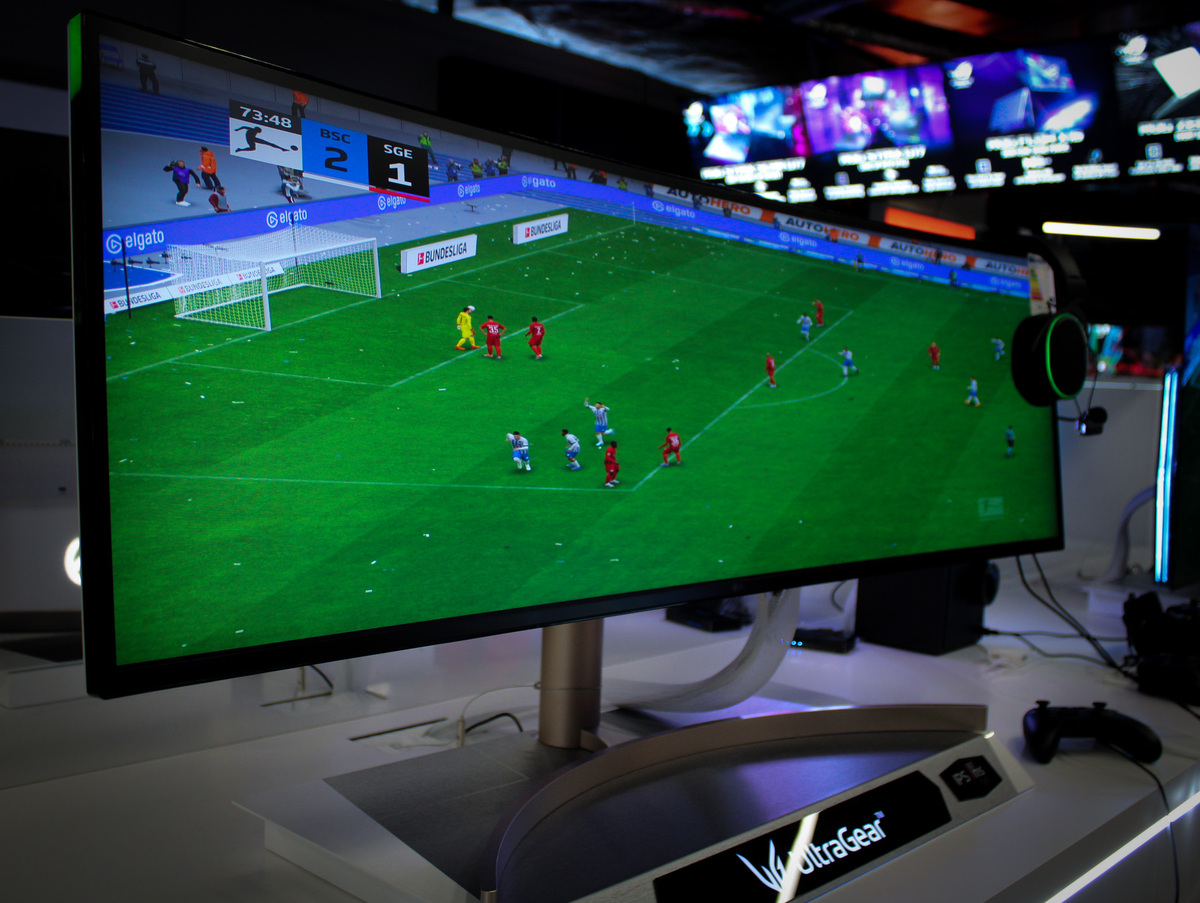 Vor einer Woche hat das <a href="/xperion_germany/">XPERION</a> in Berlin Eröffnung gefeiert. Ihr könnt ab jetzt von Montags mit Samstags in die LG-Corner auf unsere Monitore ein paar entspannten Runden spielen und sie dabei ausgiebig testen.