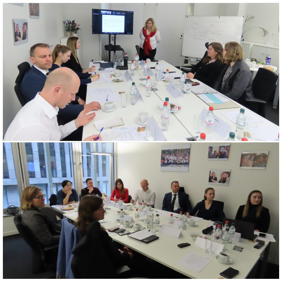 StiftungVerbund's tweet photo. Gemeinsam mit Vertretern des @BMI_Bund und des #BVA veranstaltet die #StiftungVerbundenheit derzeit eine Schulung in Berlin zur Projektförderung für Vertreter der Deutschen #Minderheit in #Kirgistan
#Berlin #DeutscheMinderheit #Zentralasien #Volksrat #Schulung #vdkr https://t.co/Pz5T81tgI7