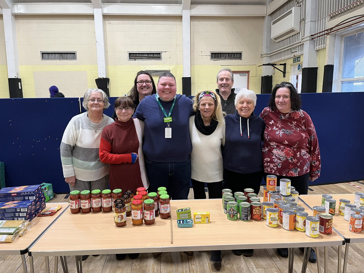 Kerry, store manager from Lewisham & I went to visit @ChinbrookAction & present them with a cheque for £1080 from an @AsdaFoundation grant. The work this charity does to support local residents is amazing & was nice to see first hand. @AsdaCommunity @NewsShopper @Royal_Greenwich