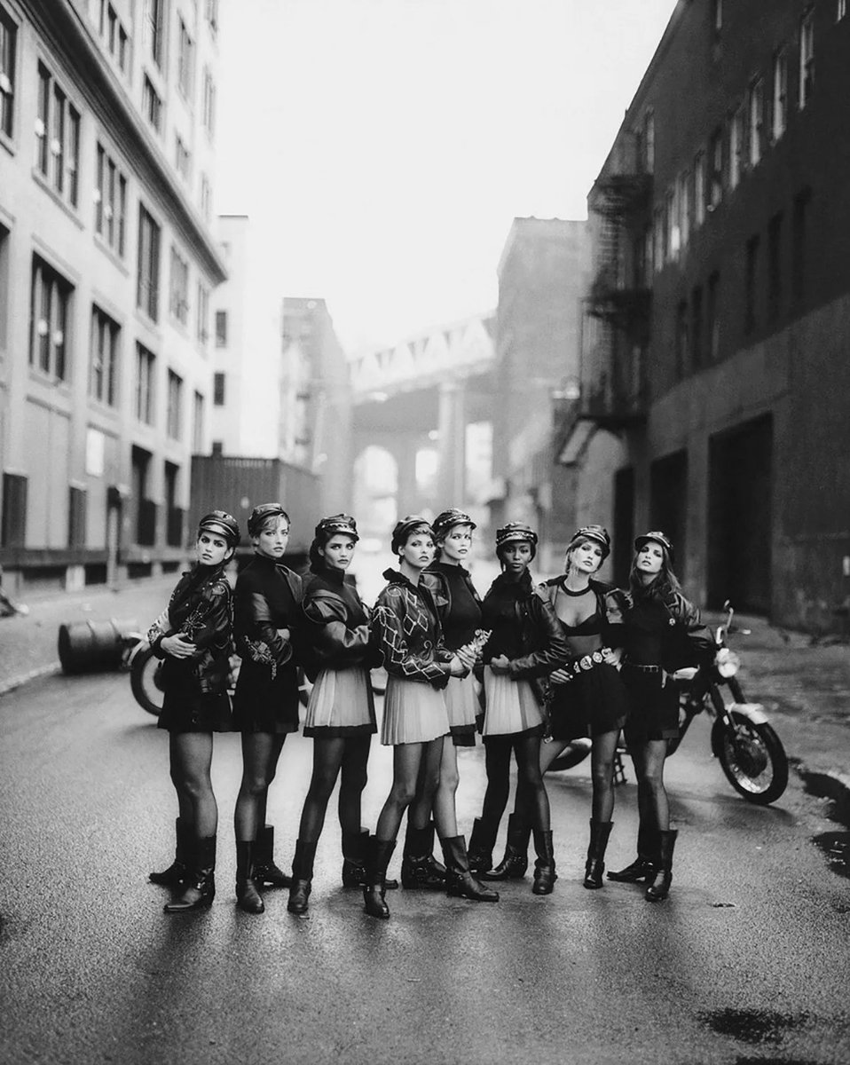 Tribute to the 90's supermodels  #butmakeitqueer 
#theequeercoven photo by Pedro Quintana in @RazzmatazzClubs
#Barcelona 
Reference photo by @peterlindbergh for @vogue September 1991
#90sfashion #90ssupermodels #peterlindbergh #vogue #voguemagazine #thequeerindigo #tompipol