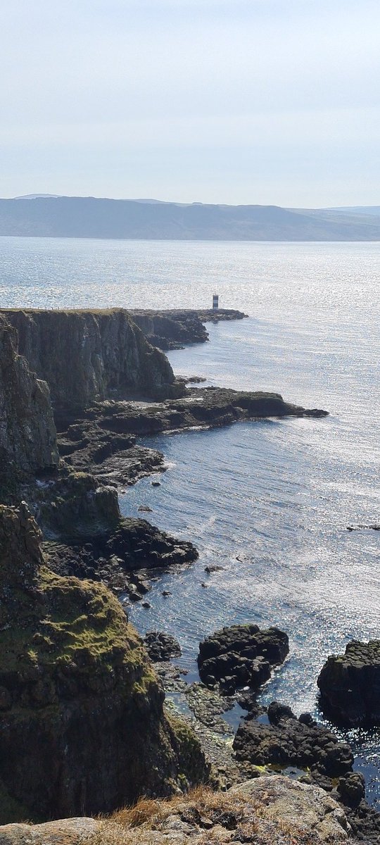 Not to bad a day today, but just another reminder of beautiful Rathlin Island. Get your summer activities planned now 😎 
Walk-Forage-Paddle
nineglensadventuretours.co.uk 

#rathlin #NorthernIreland #Causeway #Island #summer #paddling