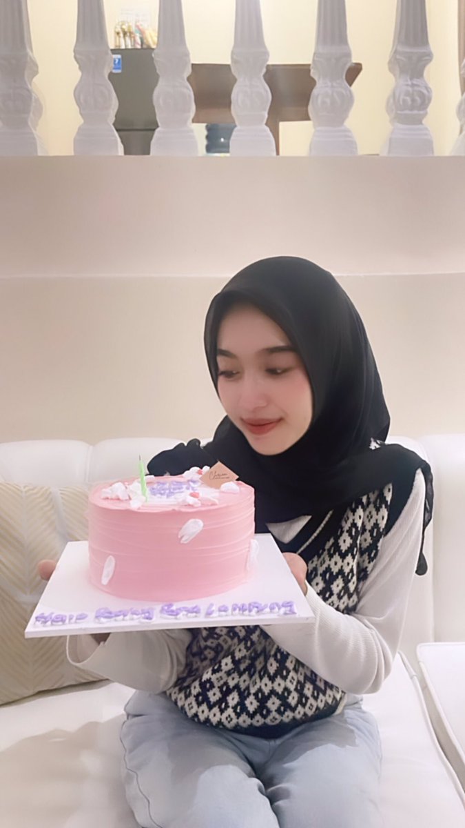 ronatatalisya's tweet photo. Terimakasih untuk kejutan manisnya❤️ https://t.co/4k2z3nkFVi