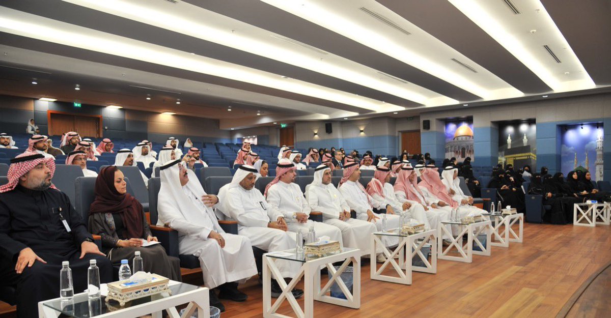 MOE_JDH's tweet photo. انطلقت صباح اليوم فعاليات الملتقى التعريفي لمبادرة "صناعيّو المستقبل" التي تنفذها جمعية المبادرات المتميزة بالشراكة مع إدارة #تعليم_جده ، بحضور المدير العام، ونائب رئيس مجلس إدارة الجمعية،والشركاء المؤسسين للمبادرة،وقيادات الإدارة، والمدارس الثانوية المشاركة في المبادرة . https://t.co/Yoq0HXLCtm