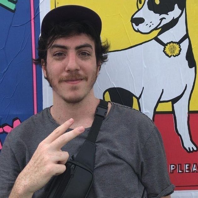 netolabthinker's tweet photo. 25.01.23, Parabéns, Mozka! Feliz aniversário e que hoje seja um dia incrível e maravilhoso para você! Nós te amamos muito e o seu carinho por nós, seu senso de humor, sua simples participações nos vídeos tiram sorrisos de todos que assistem! 🤎✨ ( @brunomozka ) https://t.co/E55Ny0QvQo