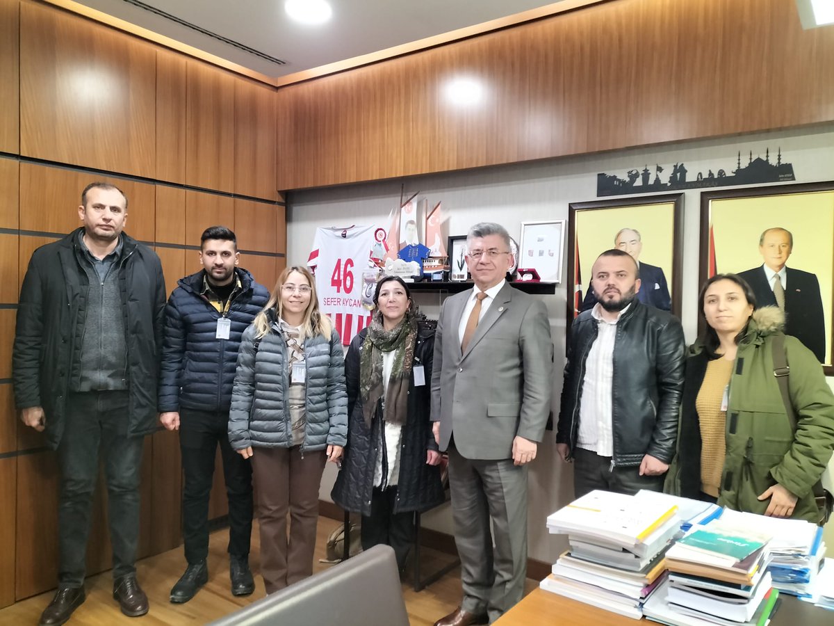 #ÜcretliÖğretmenler Platformu ziyaretimize geldi. Sayıları 87 bin ulaşan ücretli öğretmenler aynı işi yapmalarına,öğretmenlik yapmalarına rağmen ücretleri çok düşük ve güvenceleri,özlük hakları yoktur. Bu konuda düzenleme yapmakta yarar vardır.