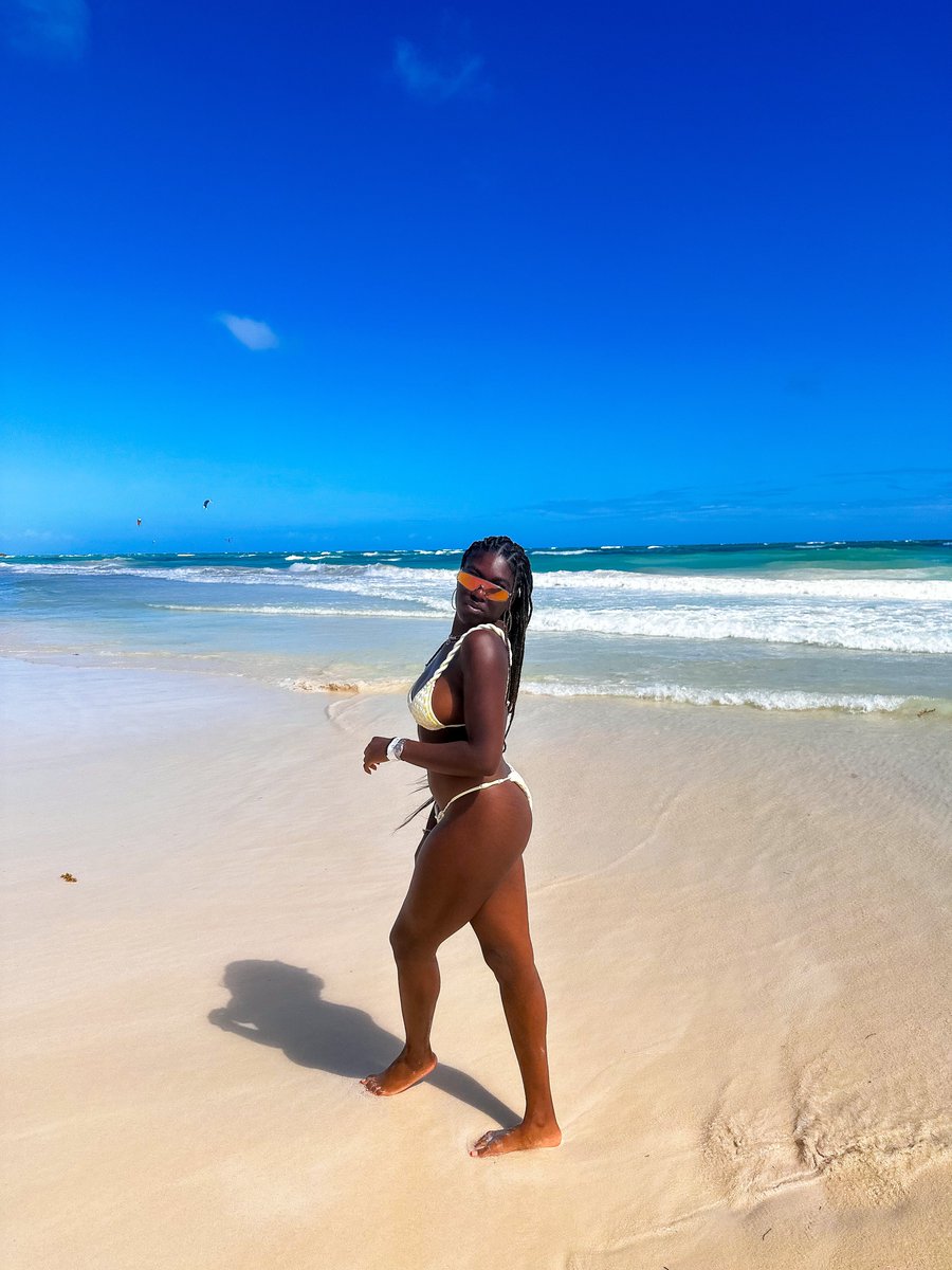 drivetheboatjc's tweet photo. Tulum birthday vibes 🇲🇽 #JC25 https://t.co/I7qHSkZi4w