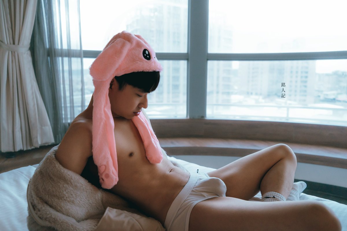 ming_menbody's tweet photo. 【銘人記 讓你一鳴驚人 05】
明天就是開工日了
希望大家元氣滿滿💪💪💪
model: @BTS00000010
#人像攝影 #攝影 #攝影日記 #體態紀錄 #男體寫真 #cuteboy #cuteguy #asianboy #hotasianguys #銘人記 https://t.co/iomPXhGsLh