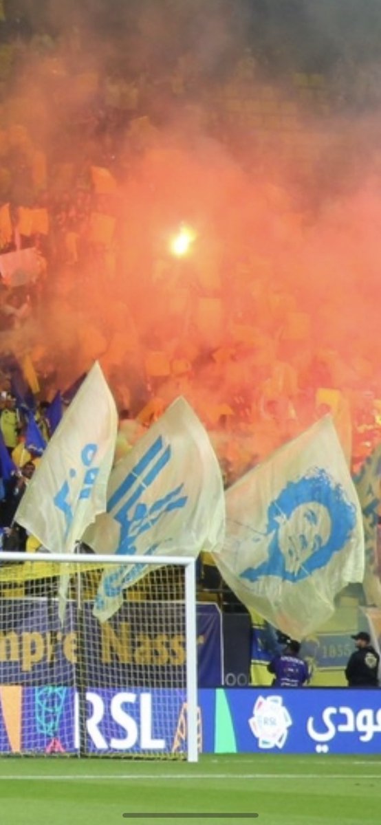 رسالة لجميع الجماهير النصراوية الحاضرة / 
حضورك فقط بدون تشجيع لا يأدي الغرض 
نبغى من بداية المباراة الى نهايتها تشجيع زئير الاسود المعتادة جميعنا فرسان دعونا نكسب في المدرج قبل ان نكسب في الملعب اعلنوا التحدي وتعالوا بكل حماسكم لدعم نصركم بقوة (قولوا تم) لنجعلها ليلة للتاريخ 💛