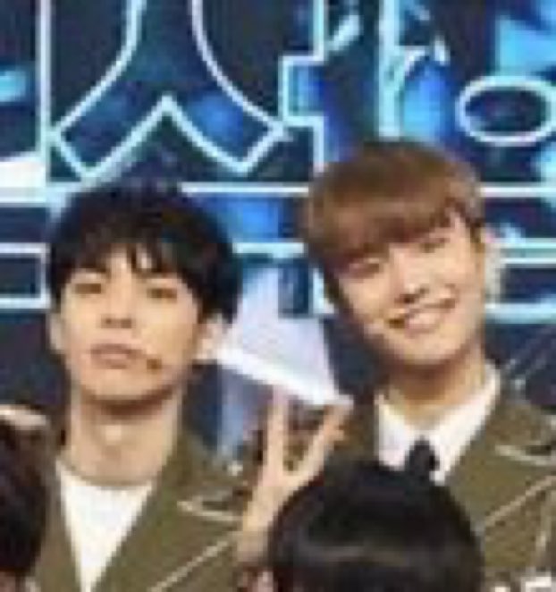 รูปข้างฝาแปะรูปใคร <a href="/faithinbx/">Kurt Archibald</a>