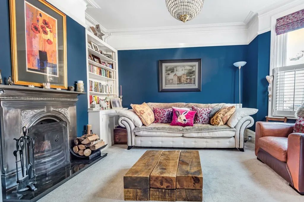 FOR SALE - A beautifully presented and extended Victorian property with an exceptional open plan kitchen and converted loft, resulting in deceptively spacious accommodation, in a popular road in the heart of #Rusthall.

buff.ly/3GU9QOw