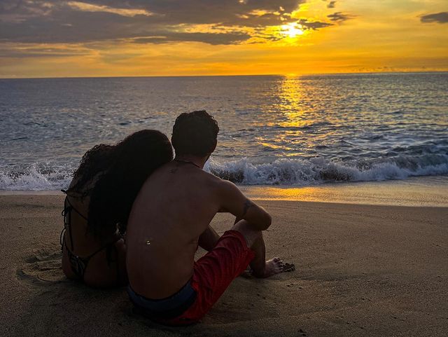 Y empezar de nuevo, de cero, pero cerquita del mar… 🌴🌊💜