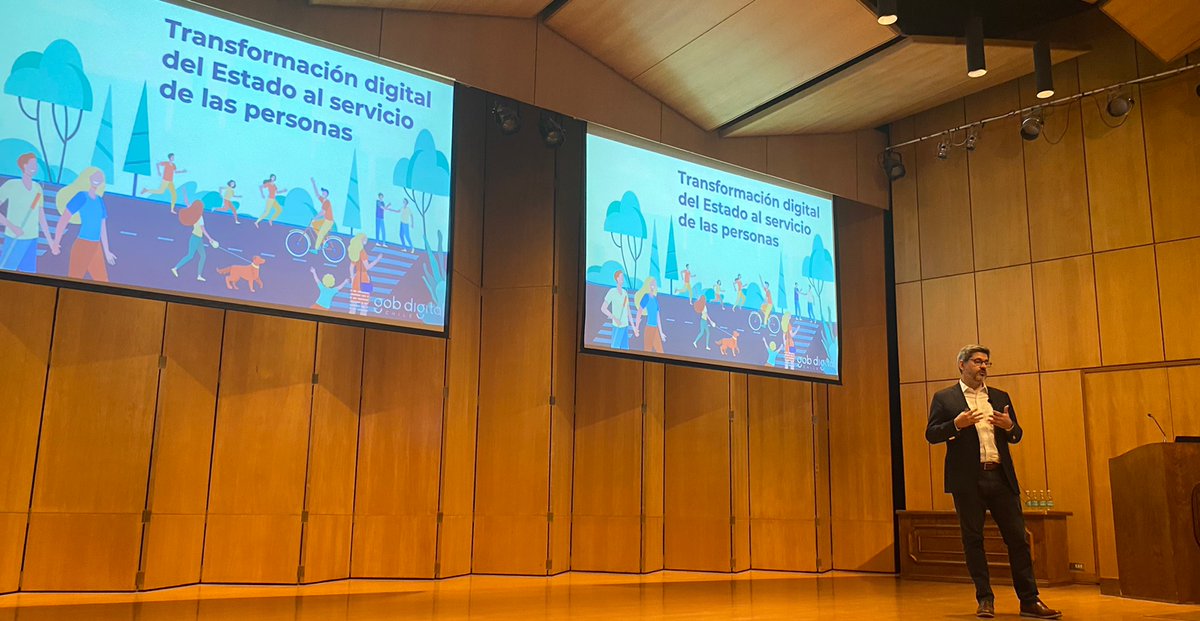 📢 <a href="/jinostro/">Jose Inostroza Lara</a> expuso sobre #TransformaciónDigital en "Programa de Educación Ejecutiva en Transformación Digital" dirigido a funcionarios públicos y organizado por <a href="/labgobcl/">Laboratorio de Gobierno</a> <a href="/awscloud/">Amazon Web Services</a> y <a href="/fenuchile/">FEN U. de Chile</a>, instancia que permite aprender sobre diseño de estrategias de transformación digital