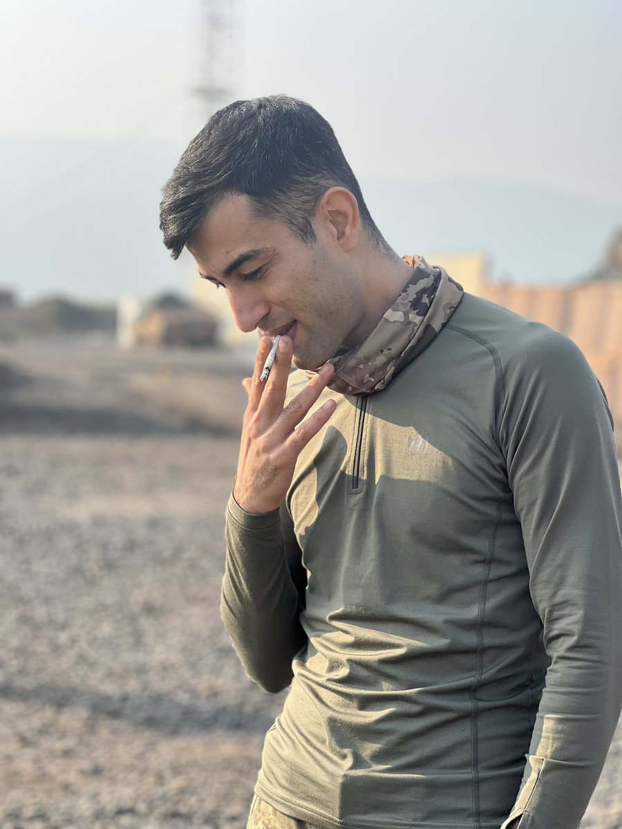 Akıllı olup dünyanın kahrını çekeceğime 
Herkes akkıllı olsun benim kahrımı çekmesin 😉