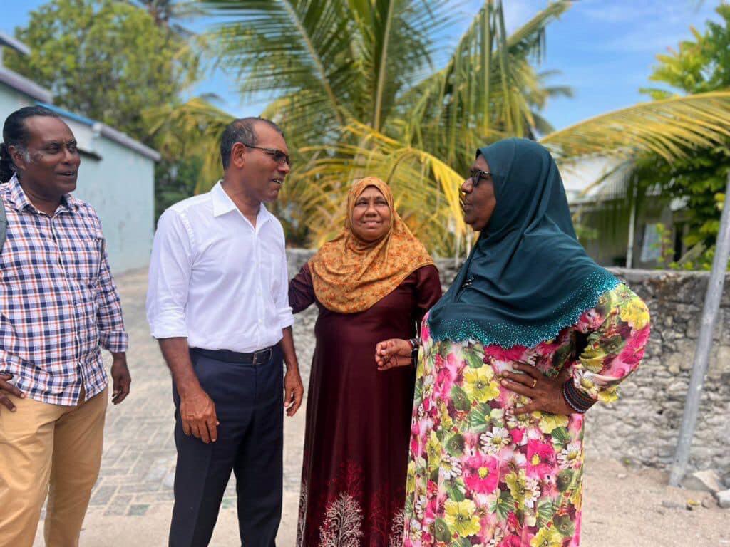 usedgovmv's tweet photo. ފޭދޫ #ހިތްތަކަުގެރައީސް އެކު ❤️
މިކުލުނެއް ނުކެނޑޭނެ 💛

ފިކުރެއްގެ ދިރުން ❤️ https://t.co/B4AhWUCdrS