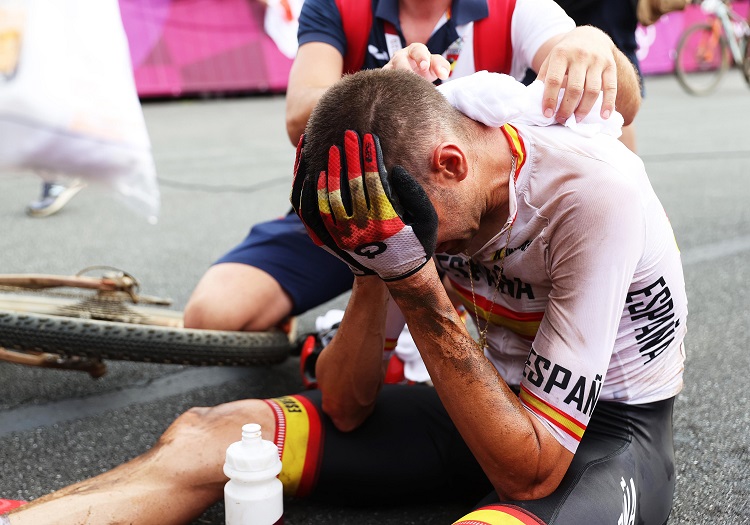 RFECiclismo's tweet image. SORTEO | Consigue dos maillots del #TeamESPciclismo y dos bidones firmados por @Valeromtb 🚵

Para participar:

✅ Seguir a @RFECiclismo 
✅ Dar ‘me gusta’ y RT a la publicación
✅ Mencionar a un amig@ en los comentarios

@ciclistacofidis 

🔗 bit.ly/3wyqKNC