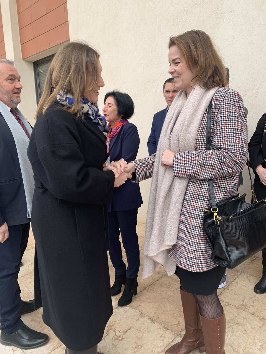 NatachaChicot's tweet photo. Honorée de recevoir dans @AcademieNice @CGrandjean_ Ministre déléguée de l’enseignement et de la formation professionnelle. 
Échanges directs et constructifs avec des lycéens de #voiepro
#voiedereussiteetdexcellence ! https://t.co/9Er0mGPjYl