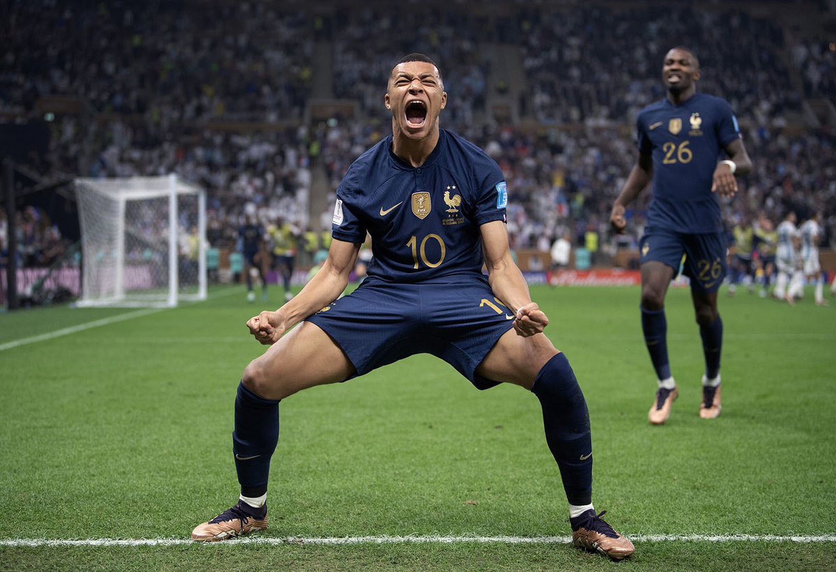 FPA_2020's tweet image. More superb images from our FIFA World Cup Qatar 2022 online gallery 📸by- 1️⃣- @LiveseyAlex /Danehouse 2️⃣- @photogator96 /AFP 3️⃣- Gary Prior/Visionhaus 4️⃣- @kieranmcmanus /Shutterstock. View all images in the exhibition at - footballphotographersassociation.co.uk/world-cup-2022…