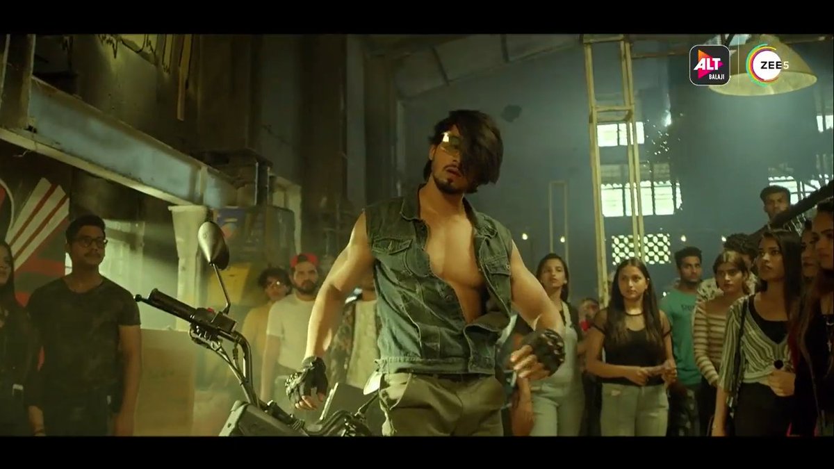 ayezaa07's tweet photo. faisu/raghu 

 #FaisalShaikh  #2YearsOfBangBaang https://t.co/EaV7L3hhL9