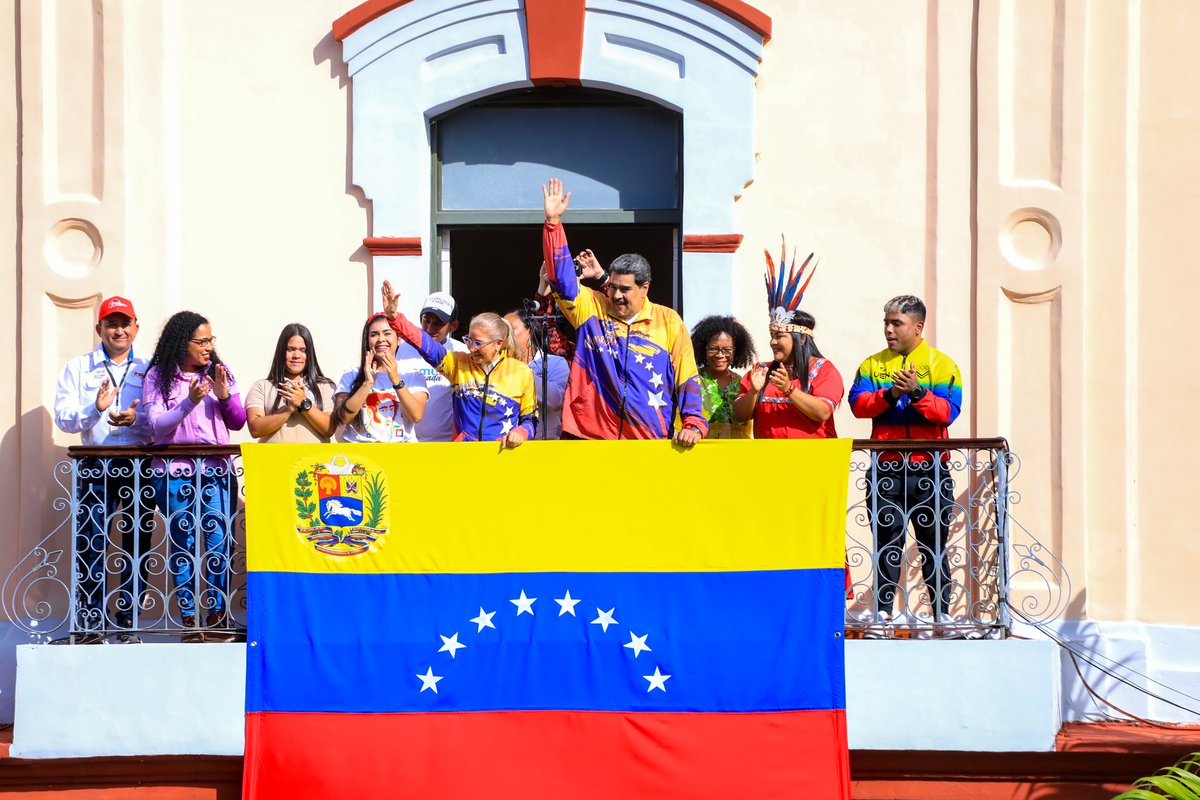 Venezuela ha estado en la vanguardia de los procesos de integración de América Latina y el Caribe, ejemplo de ello, es que los Comandantes Fidel y Chávez fundaron varios organismos regionales. Seguiremos la senda de los gigantes por la verdadera integración de la Patria Grande.