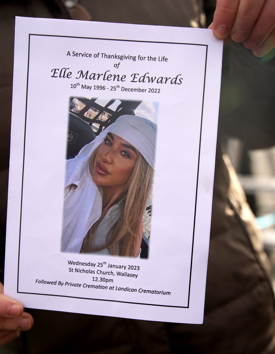 WirralGlobeNews's tweet photo. Elle Edwards’s coffin has been carried to church as Wirral comes together to remember her. #RIPElle 🕊️ (Credit: PA) https://t.co/uHS9IYGIx1