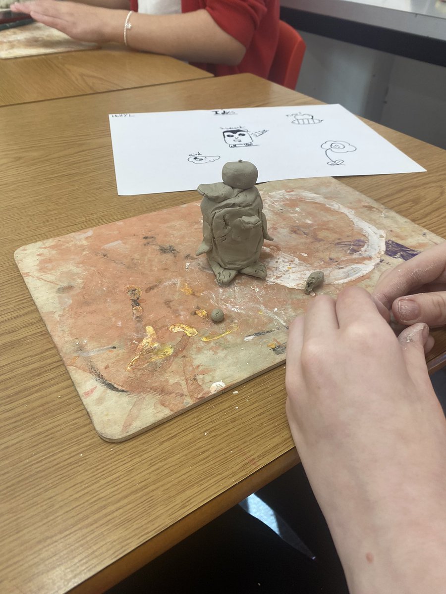 MrsHillanP5's tweet photo. Fun at Art &amp; Craft Club today! The children wanted to use clay, so that’s what we did! (2/2) @DeansPrimary @MissCockburnP54 @DeansPrimary6 @MissTaylorDPS https://t.co/qQlJWG8fhx