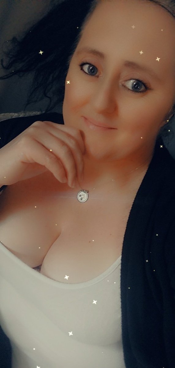 wilky35amanda's tweet photo. Beginning to feel more like me...shifting the weight, feeling happier and more content than I was even a month ago. Single life is good right now. You may have made me feel insecure, and you may have controlled and manipulated me, but no more...I'm free from all that. https://t.co/CWplQ7BuEj