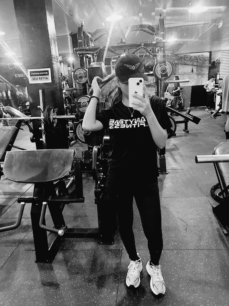 lordyorio's tweet photo. coping with stress on a daily basis https://t.co/q5YDiEY9kY