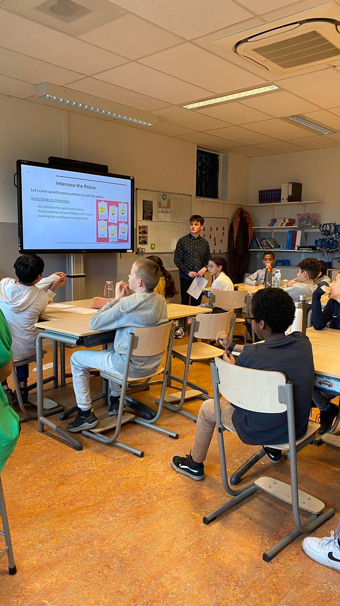 SAVE THE DATE❗️

Wil jij de <a href="/POL_Laak/">Politie Basisteam Laak</a> beter leren kennen? Doe dan mee aan de speurtocht door Laak die de leerlingen van basisschool PWA in <a href="/SD_Laak/">Stadsdeel Laak</a> organiseren op vrijdagmiddag 17 feb - 13:30 - 14:30. Meer info volgt! 

Vorige week interviewden zij de politie ter voorbereiding 🙋‍♀️