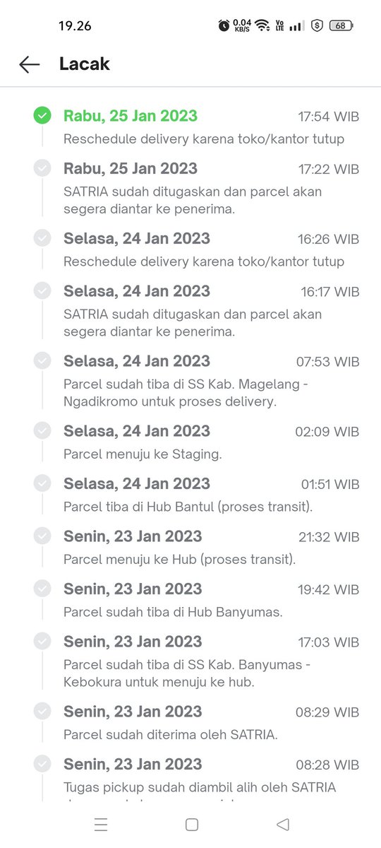 dhen_wawan's tweet photo. Mungkin memang sudah kondang kurir anterinaja ini, udah tau jam 16.26 tutup ganti hari malah jam 17.22 gak sekalian besok di anter jam 21.00 gitu. Gunanya di kasih nomer HP juga untuk apa. Perasaan kurir sebelah tiap tau tutup WA atau tfn biyar di bukakan pintu 😂😂 https://t.co/RYan0j79cn