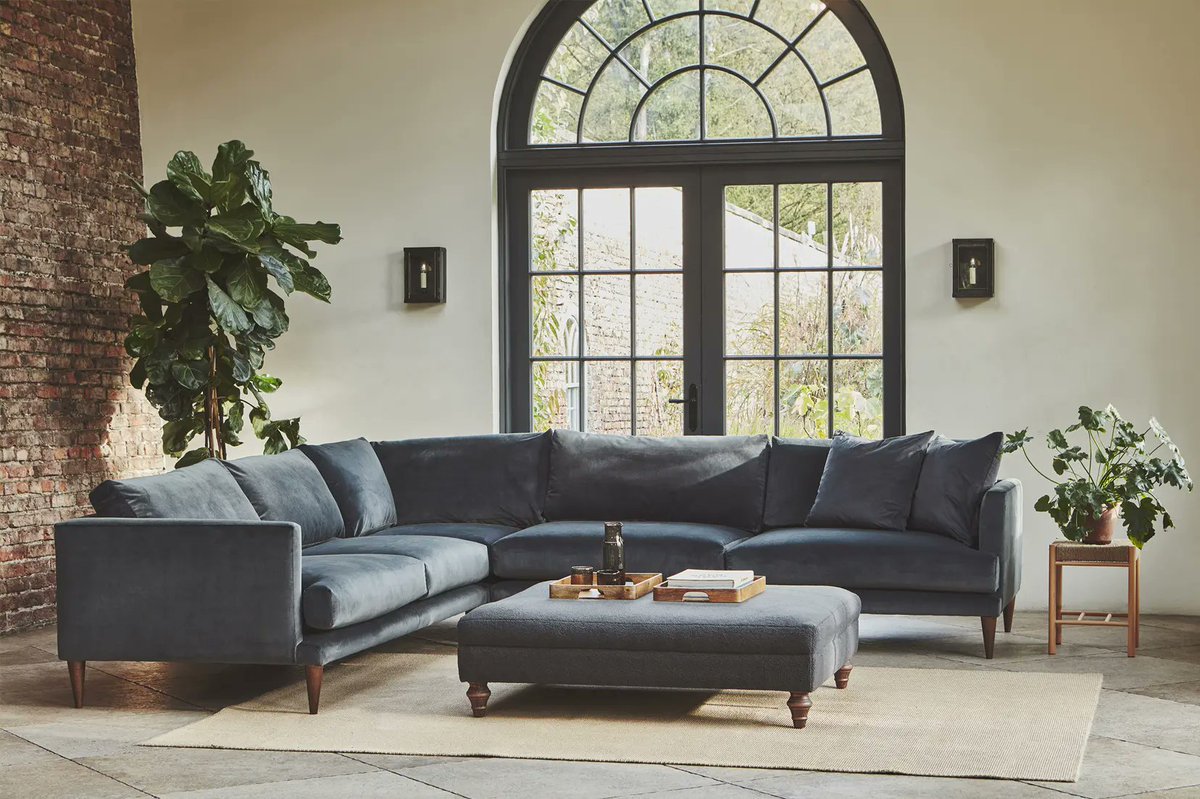 The Middleton  is a classic take on your traditional square arm, but with narrow arms to give you more seating space for you and family. Available in a range of luxurious fabrics in both neutral and jewel tones as well as leather, you can choose a look that will suit any style.