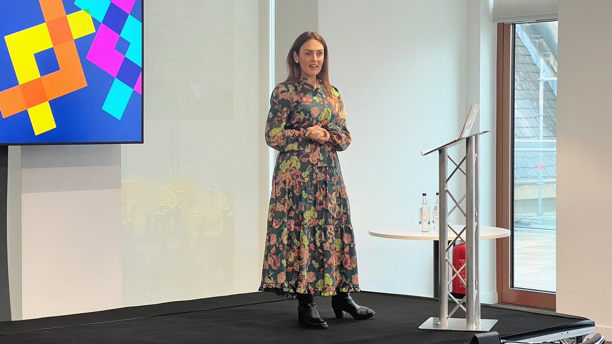ManMetUni's tweet photo. Our third speaker is Elinor Chohan MBE DL. She has been recognised for her commitment towards community cohesion and interfaith dialogue.

Elinor spoke about achieving your goals, staying true to who you are and being proud of your actions. https://t.co/fo5TqH8qwW