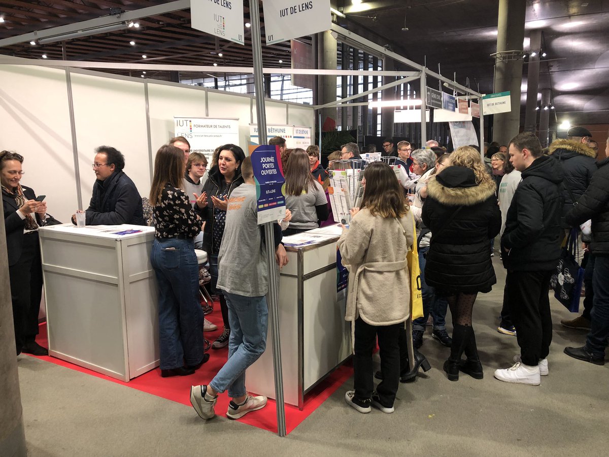 IUTdeLens's tweet image. 🔵 Un grand merci à nos étudiants et nos enseignants pour avoir représenté fièrement l’IUT de Lens au salon de l’Étudiant de Lille !

Prochain RDV : la Journée Portes Ouvertes du samedi 4 février !
