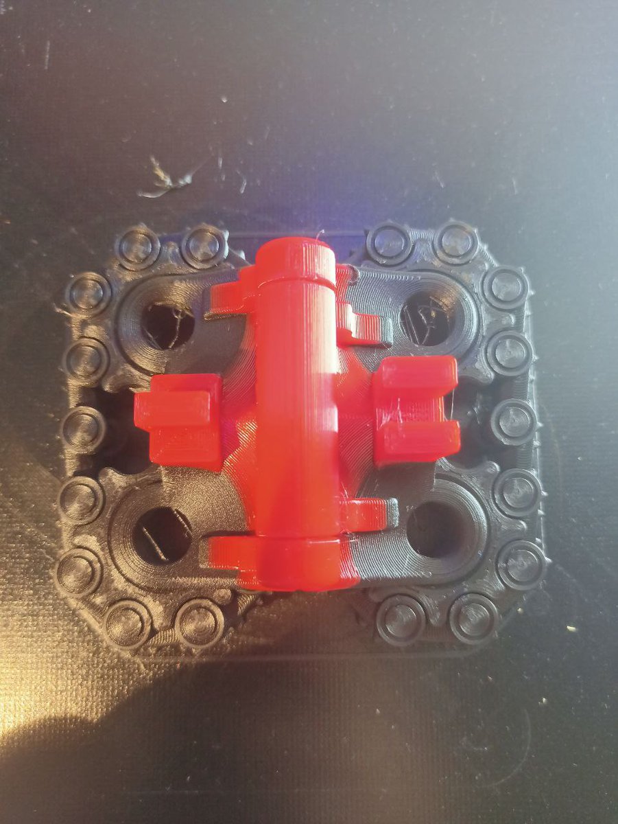 3dHonza's tweet photo. Good morning everybody
#PiPBOT 1.1 Still ๐ฅ waiting for color reveal and photoshoot for release.
I woke up to see last bits of filament (CarbonPETG) So in last few seconds I added red PETG. I'v seen people posting multicolor versions printed like this.
Fantastic idea guys!!! https://t.co/MkoD2Xnusp