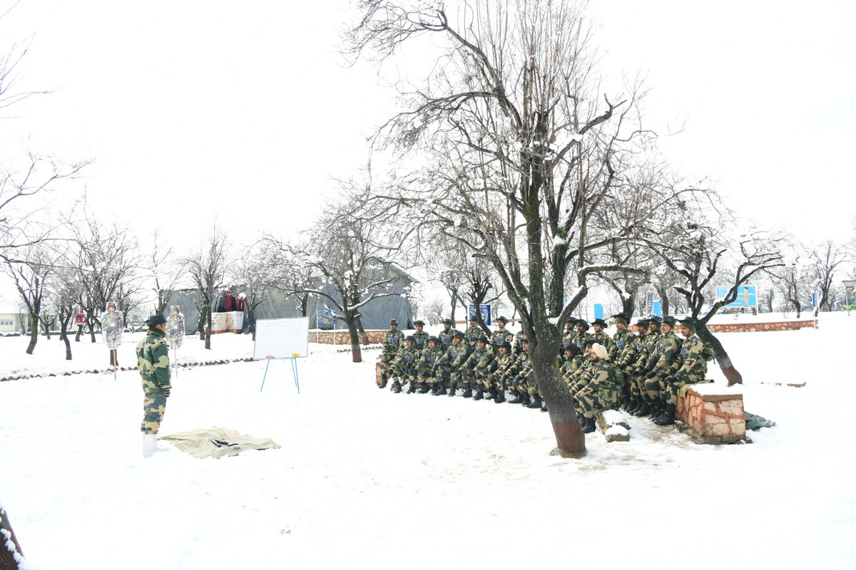 STCBSFKASHMIR's tweet photo. When The Going Gets Tough
The Tough Get Going
#STCBSFKASHMIR #Basictraining in Extreme Cold Weather
@BSF_India
@HMOINDIA
@BSF_Kashmir https://t.co/9GOLLIa2Pp