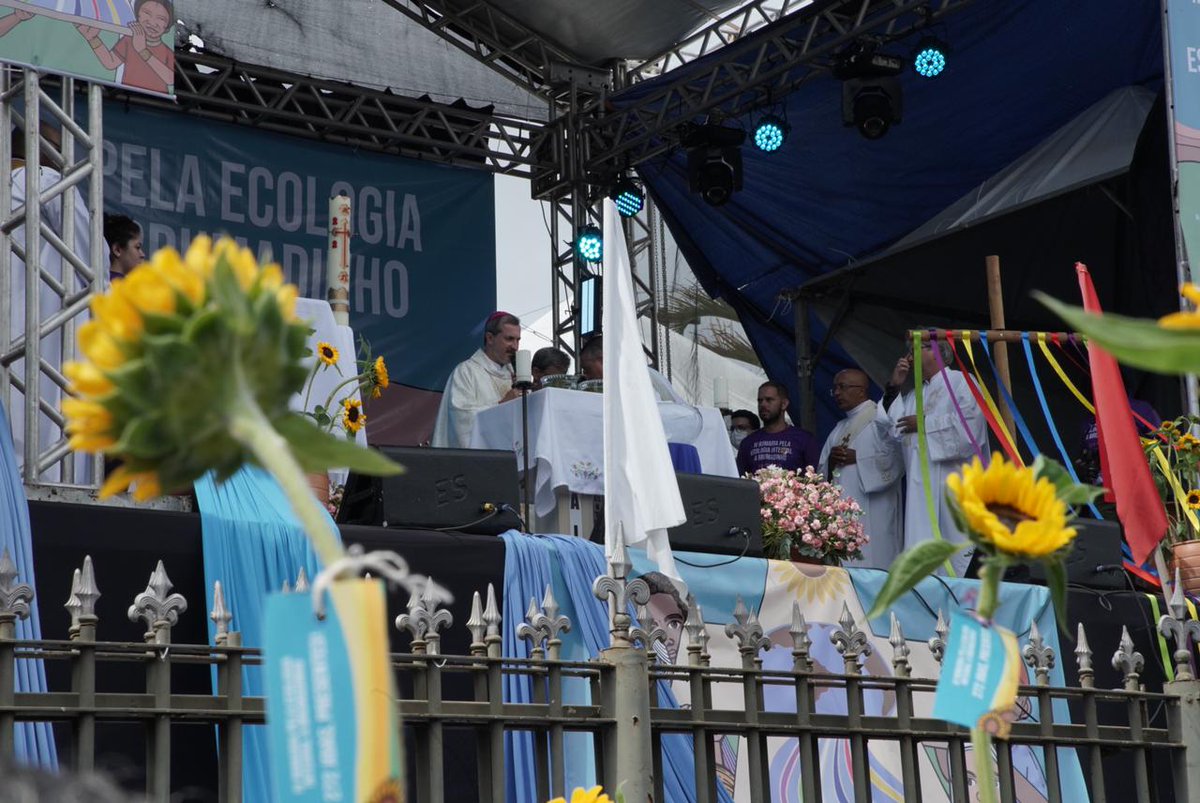regiaorenser's tweet photo. O crime da Vale que atingiu a bacia do Rio Paraopeba completa, hoje (25), 4 anos. A missa das pessoas atingidas pelo rompimento da barragem da Vale marca esse momento e faz parte da programação da IV Romaria pela Ecologia Integral a Brumadinho
📷Wigde Arcangelo/@CaritasMG https://t.co/jwrW0qx4UL