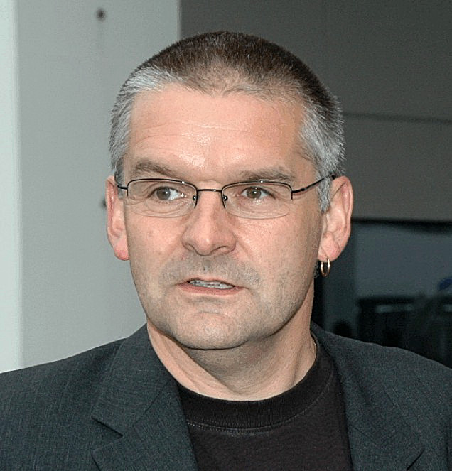 Après 26 ans passés au Conseil communal de la Ville du Locle, Denis de la Reussille (POP) a exprimé son désir de quitter l’exécutif au 30 avril 2023.
Retrouvez tout le communiqué sur lelocle.ch/administration…