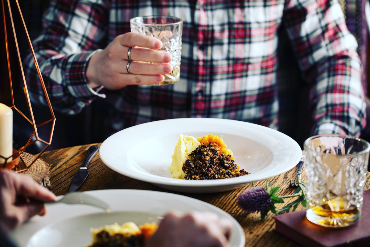 hare_hounds's tweet image. Dust off your kilt &amp;amp; highland fling yourself to us tonight for the perfect midweek evening celebrating Burns night. We’ve got haggis on the menu &amp;amp; whiskey on the shelf.  ‘Hock aye the noo’ we hear you say? Book your table now! 🏴󠁧󠁢󠁳󠁣󠁴󠁿#burnsnight #haggis #midweekmeals @youngspubs