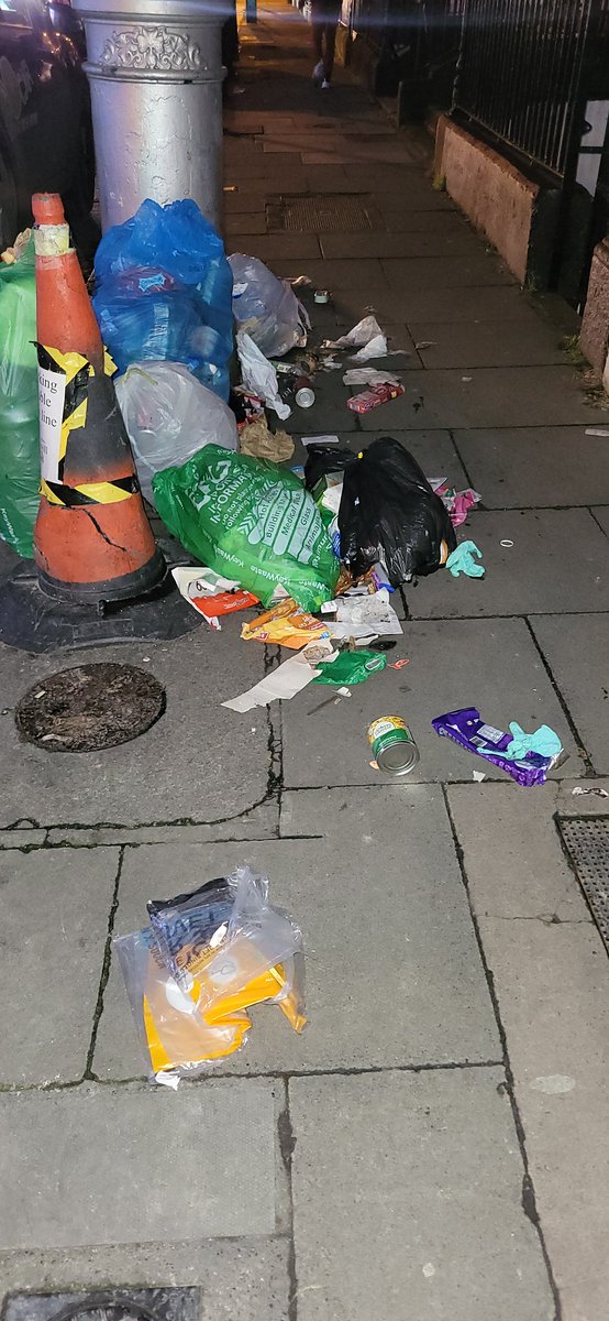 The muppets in Dáil Éireann spent all day yesterday shouting at each other like braying donkeys, these pictures show one of the "on the ground" symptoms of their incompetence. I can hear their excuses, "That's the other guys fault"
On reflection, the above is an insult to donkeys