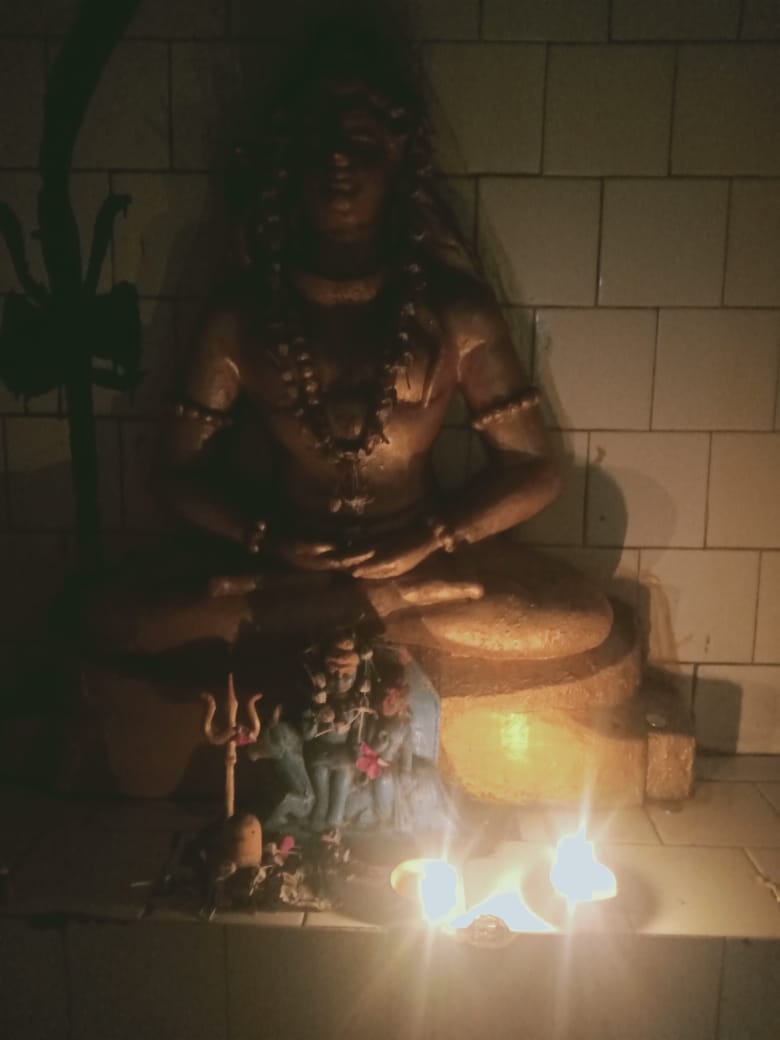 छत्तीसगढ़ कांग्रेस की नीति 

चुनाव के पहले - संविदा कर्मियो के नियमितीकरण की बात,
चुनाव के बाद - संविदा कर्मियो के नियमितीकरण पर घात।

कौन है जिम्मेदार ?
क्या कर रही सरकार ?

CG के संविदा कर्मी करे पुकार 
#गणतंत्र_दिवस_पर_नियमित_करे_सरकार
<a href="/INCChhattisgarh/">INC Chhattisgarh</a> <a href="/kharge/">Mallikarjun Kharge</a> <a href="/bhupeshbaghel/">Bhupesh Baghel</a>