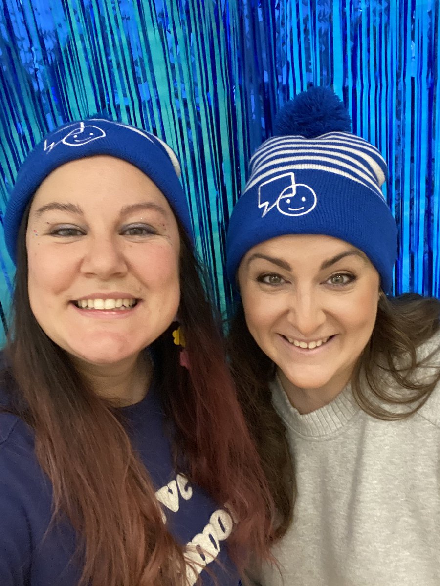 Selfies and chit chat. #bellletstalk <a href="/HCDSB/">Halton Catholic DSB</a>
