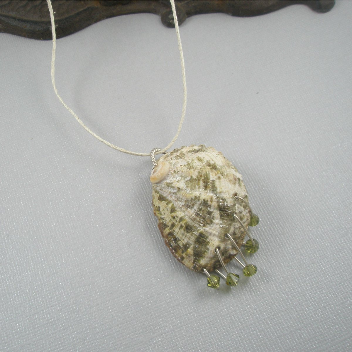 stoneberri's tweet image. Shell and Crystal Necklace tuppu.net/52eee5d8 #Etsy #Stoneberri #CustomLength