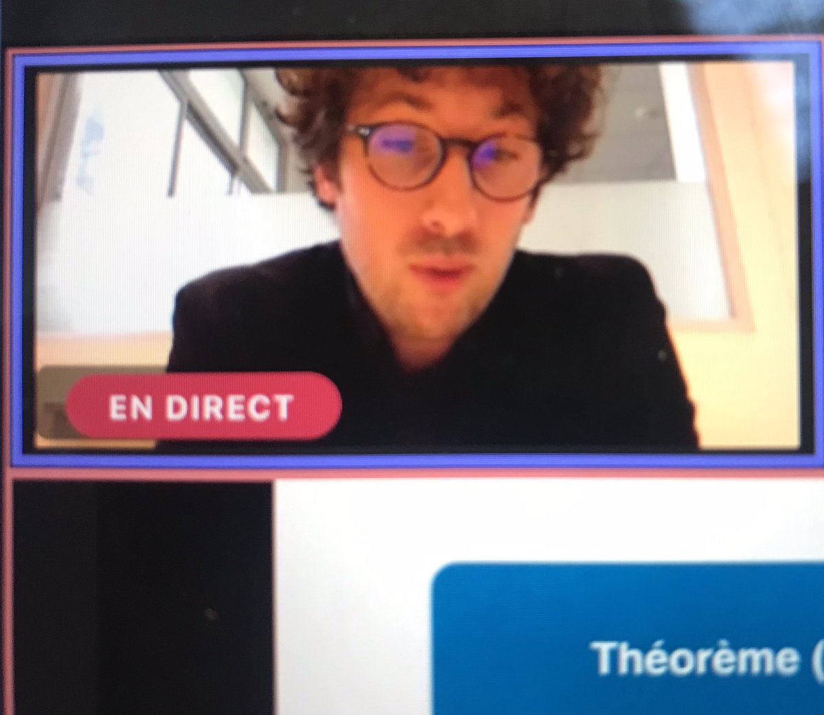 McMissir's tweet photo. Le médaillé Fields Hugo Duminil-Copin nous fait vivre en direct et de manière vivante et concrète, devant plus de 1000 participants, sa passion des #maths et les résultats de ses recherches. 

Merci à lui et à ts ceux qui rendent ce moment possible. @reseau_canope @education_gouv https://t.co/OaH56h4Vhb