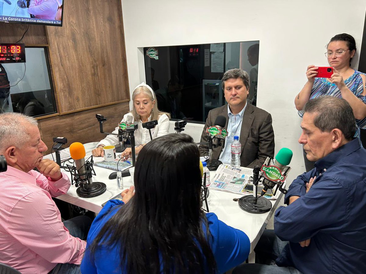cjarosemena's tweet photo. Con entrevista en @radioscandalo, iniciamos una extensa jornada de labores en #Portoviejo y #Manta.
Con la visita a la cálida provincia de Manabí, arranco con mis recorridos a escala nacional,para conocer las necesidades de nuestros afiliados y jubilados,les mantendré informados. https://t.co/a4pGDKHic8