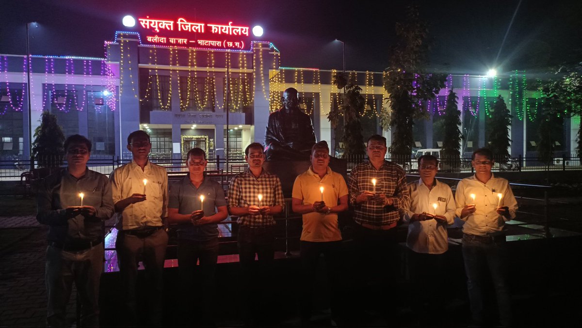 TiwariKoushlesh's tweet photo. छत्तीसगढ़ कांग्रेस की नीति 

चुनाव के पहले - संविदा कर्मियो के नियमितीकरण की बात,
चुनाव के बाद - संविदा कर्मियो के नियमितीकरण पर घात।

कौन है जिम्मेदार ?
क्या कर रही सरकार ?

CG के संविदा कर्मी करे पुकार 
#गणतंत्र_दिवस_पर_नियमित_करे_सरकार
@INCChhattisgarh @kharge @bhupeshbaghel https://t.co/7ogTbWJA0g