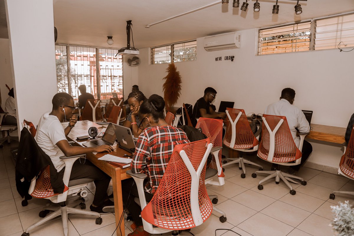 impacthubPAP's tweet photo. Focus on being productive, Instead of being busy. - Tim Ferriss 

#lifeatthehub https://t.co/jcIGujVGzC