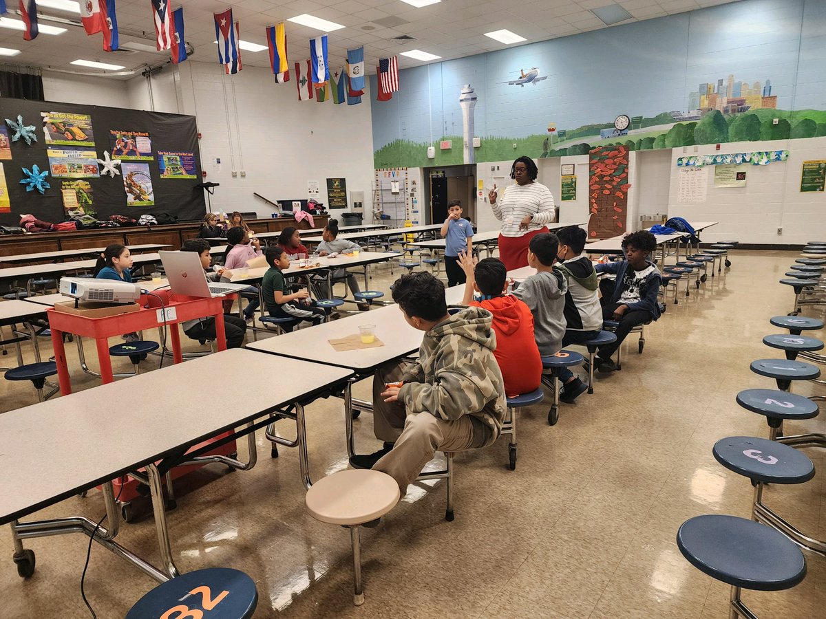 JCPSBP's tweet photo. Our resource teacher, @MrsRandolph enjoyed presenting to the @MLEmustangs last night about Bullying Prevention! #JCPSBullyingPrevention #JCPSBullyBlockers #ShowKindness #JCPS https://t.co/vQ5AkLHaC9