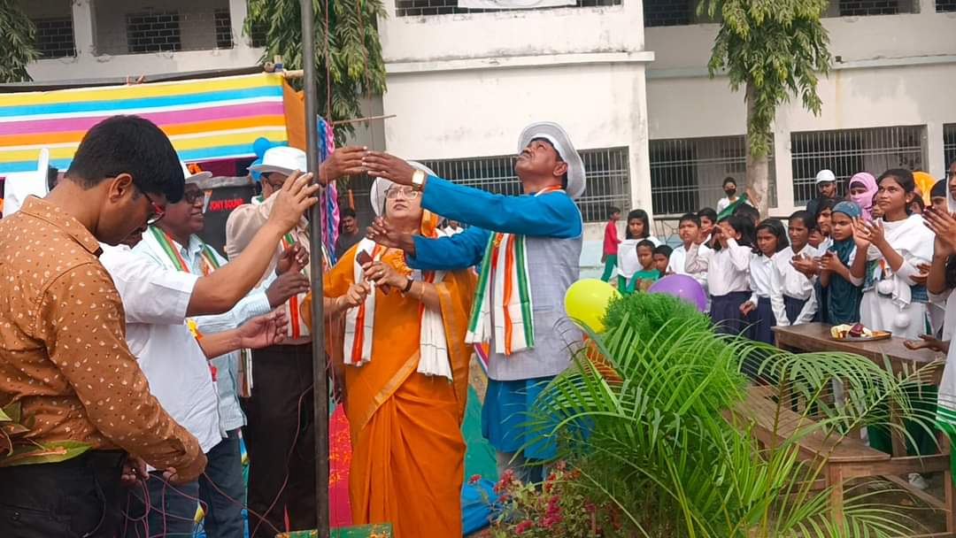 Sahinakhanmla's tweet image. সুপ্রসিদ্ধ সোনাটিকুরি উচ্চ বিদ্যালয়ের "বার্ষিক ক্রীড়া প্রতিযোগিতা" অনুষ্ঠিত হল। বিদ্যালয় প্রাঙ্গণে আয়োজিত এই অনুষ্ঠানে উপস্থিত থাকতে পেরে আমি গর্বিত। সকল ছাত্রছাত্রীর প্রতি রইল আন্তরিক শুভেচ্ছা।
#School #AnnualProgram #Nowda #Murshidabad