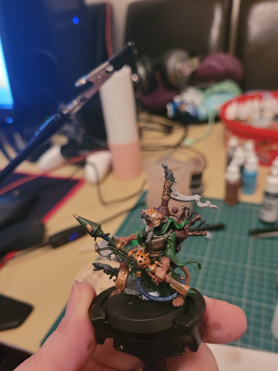bigstew13's tweet photo. @warhammer I've just finished up this skaven Warlock Bombadier https://t.co/6N60bUmMEo