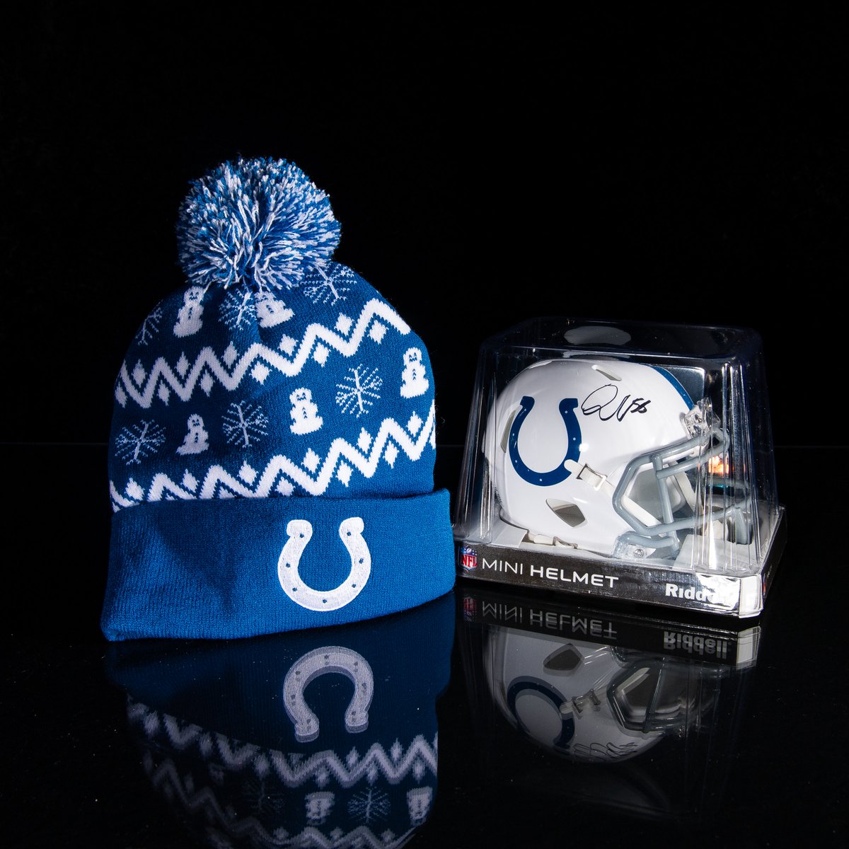 Indianapolis Colts (@colts) on Twitter photo It's giveaway time.👀
RT to win an autographed <a href="/BigQ56/">Quenton Nelson</a> mini-helmet & a beanie! It's giveaway time.👀
RT to win an autographed <a href="/BigQ56/">Quenton Nelson</a> mini-helmet & a beanie!