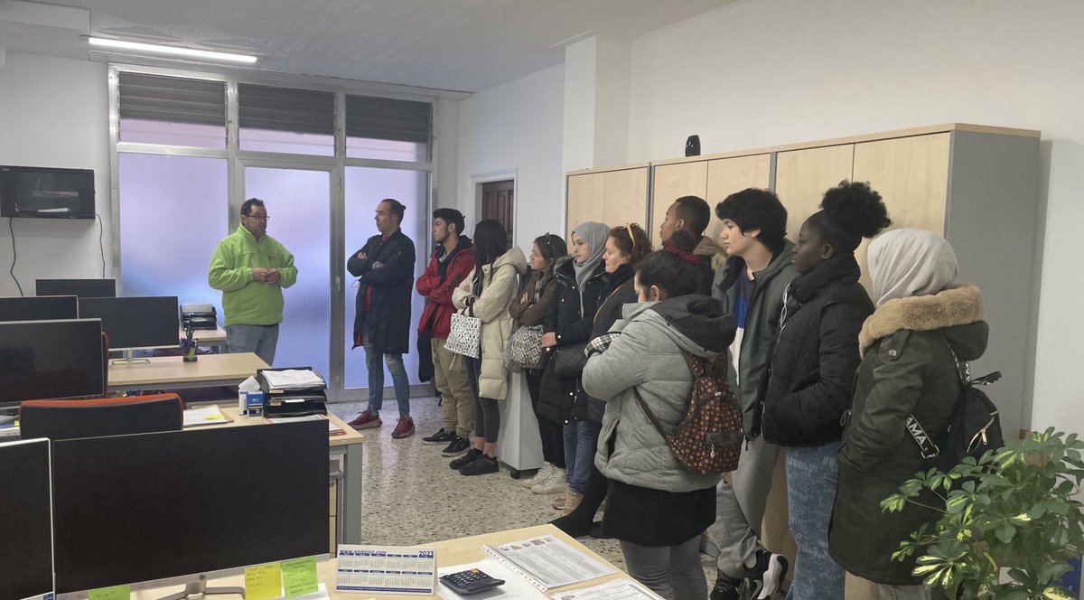 Avui hem tingut visita dels estudiants del curs “Operacions Bàsiques de Serveis d’Àpats ( Càtering )”
Un plaer poder col·laborar amb <a href="/OSCOBE/">Fundació OSCOBE</a> ☺️